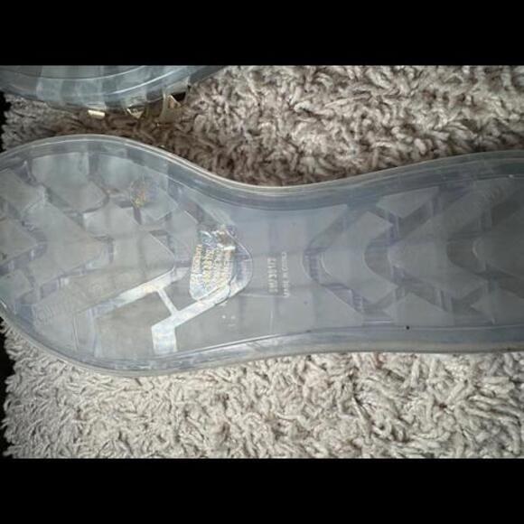 Vince Camuto - Clear Elishenta Jelly Slide Sandals - Picture 9 of 9